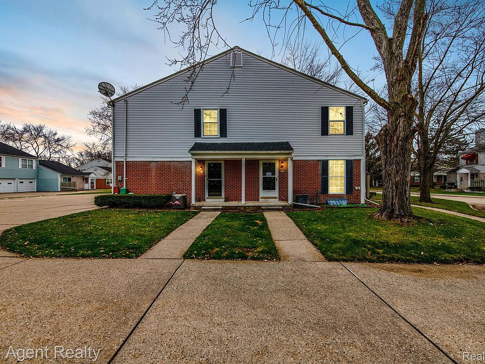 1st image of 24696 N Meadow Dr
