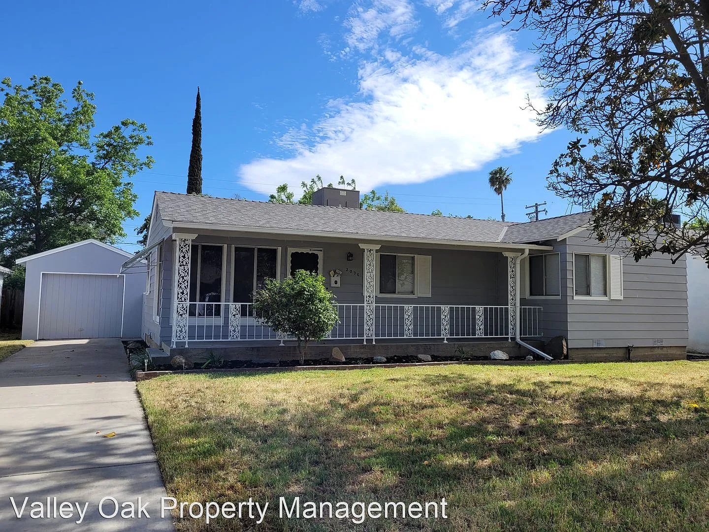 2036 Dora St photo 1
