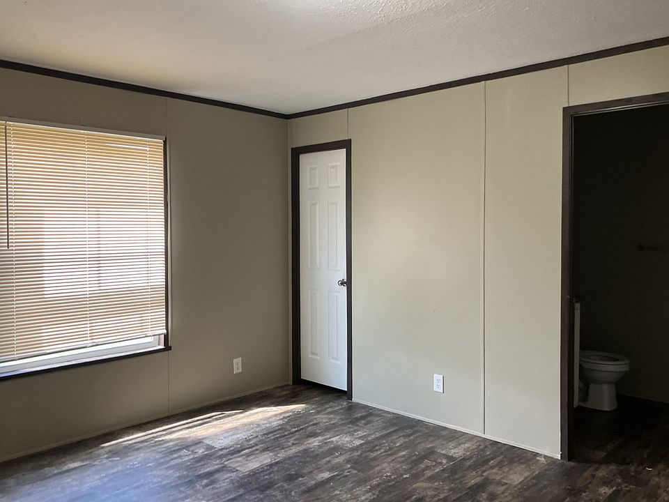 2nd image of 5929 Georgia St