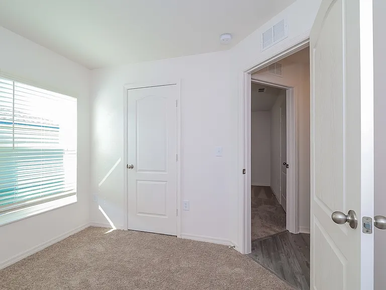 313 Kensington View Dr — Photo 14