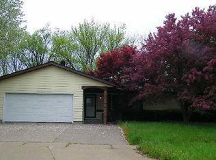 1300 26th St NW, Cedar Rapids, IA 52405