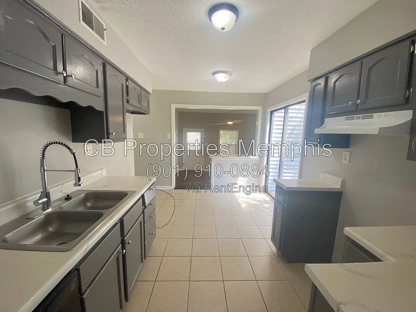 3 bed, 2.0 bath, 2203 sqft, $1,895 — Photo 3