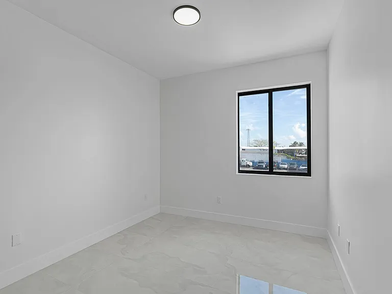 16925 SW 100th Ave #B1 — Photo 19