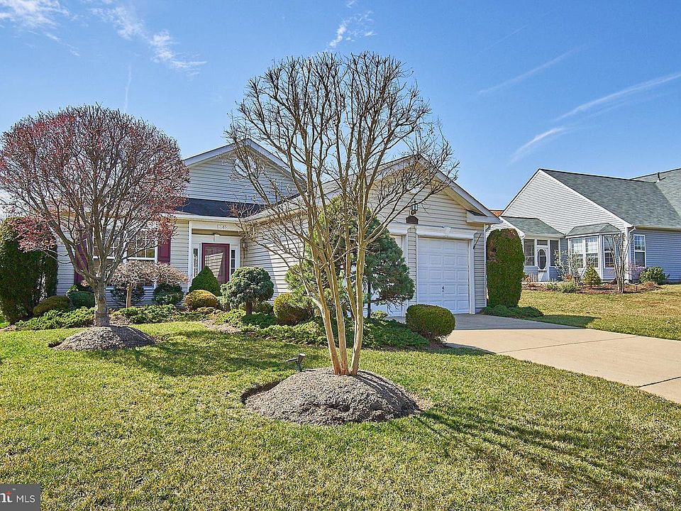1st image of 17385 Four Seasons Dr