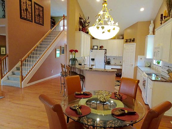 5th image of 13021 Silverbrook Dr NW