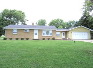1804 E 37th St, Sterling, IL 61081