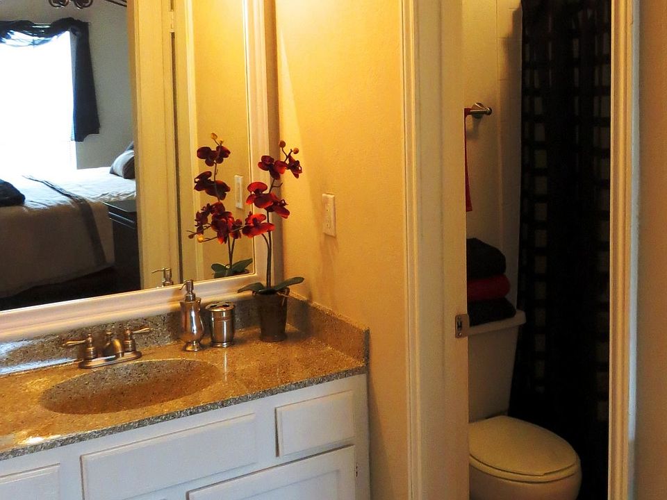 2nd image of 1709 Beauvior Dr APT 1106