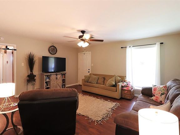 4th image of 312 Elmwood Dr