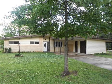 1st image of 412 Wood Ln