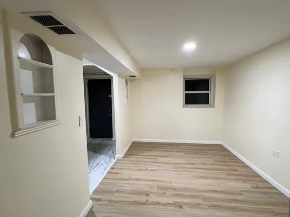 3304 Fish Ave, Bronx, NY 10469