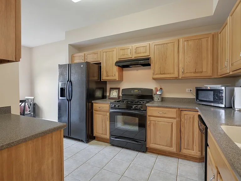 12452 Wedgemere Dr — Photo 3