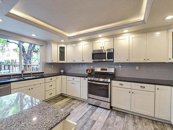 5th image of 130 Baroni Ave APT 5