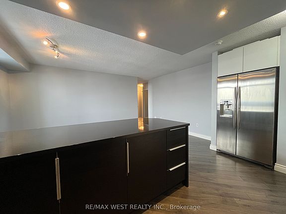 3rd image of 300 Webb Dr #1007