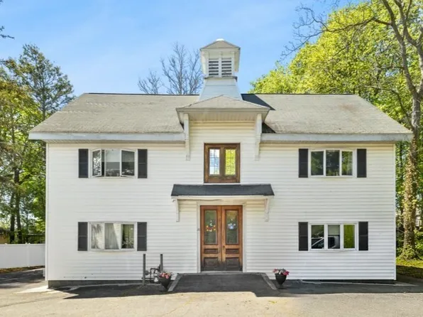 28 Union St APT A, Rockland, MA 02370