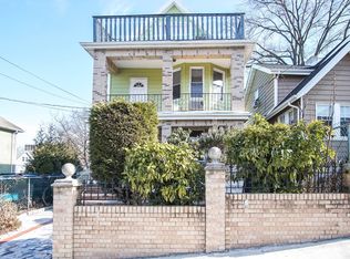 15 University Pl, Staten Island, NY 10301
