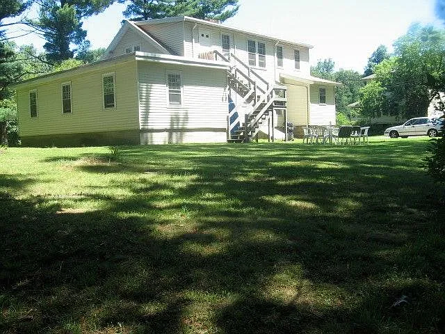 W Central St — Photo 16
