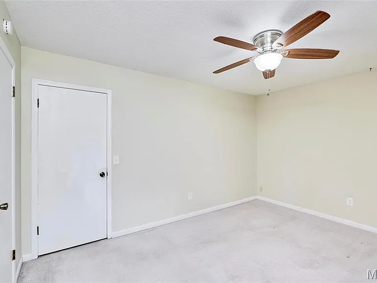 241 Valleyoak Ct — Photo 27