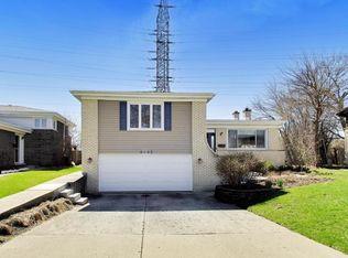 6643 Davis St, Morton Grove, IL 60053