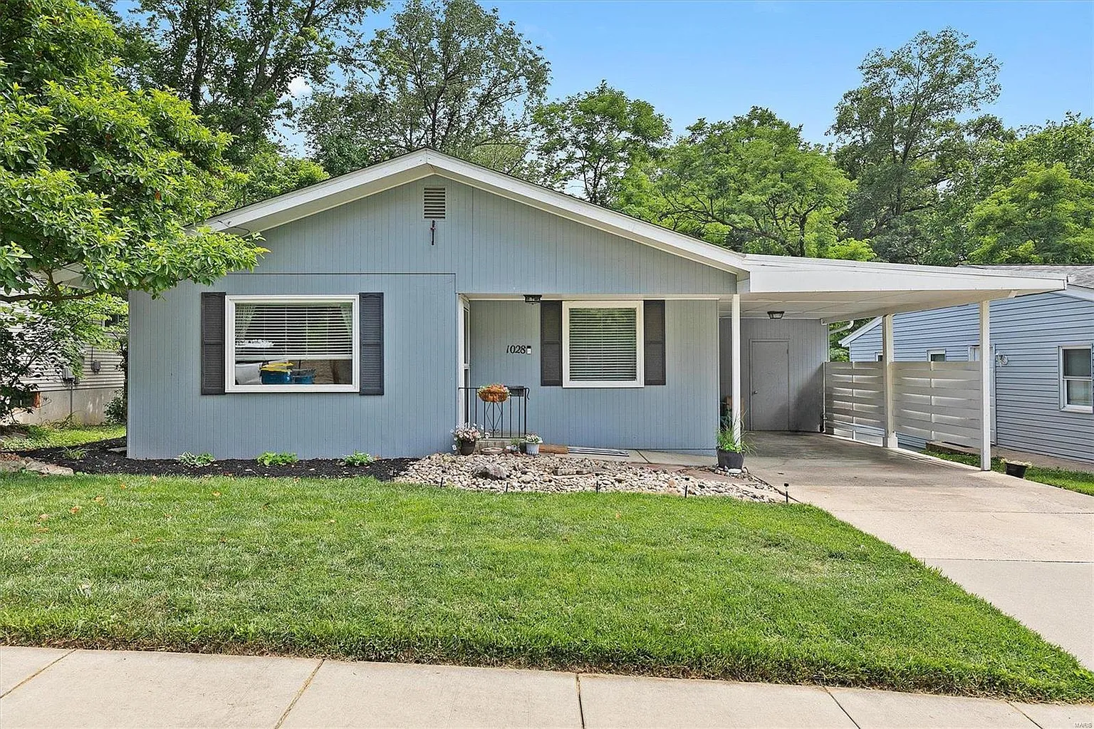 1028 Grand Ave photo 1