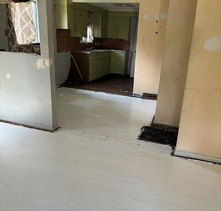 3rd image of 242 27th St NW