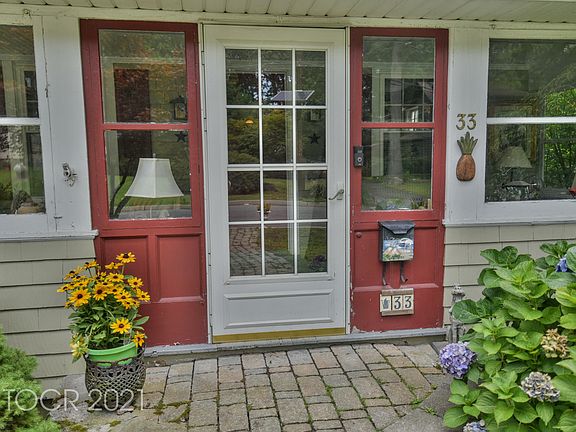 3rd image of 33 W Summit Ave