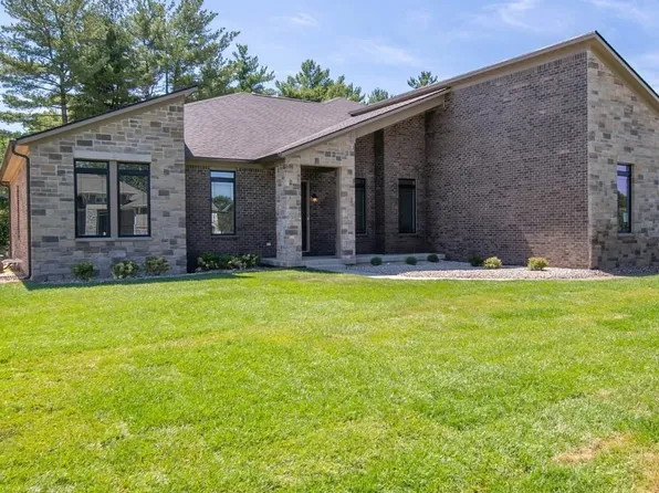 6889 Enclave Dr, McCordsville, IN 46055