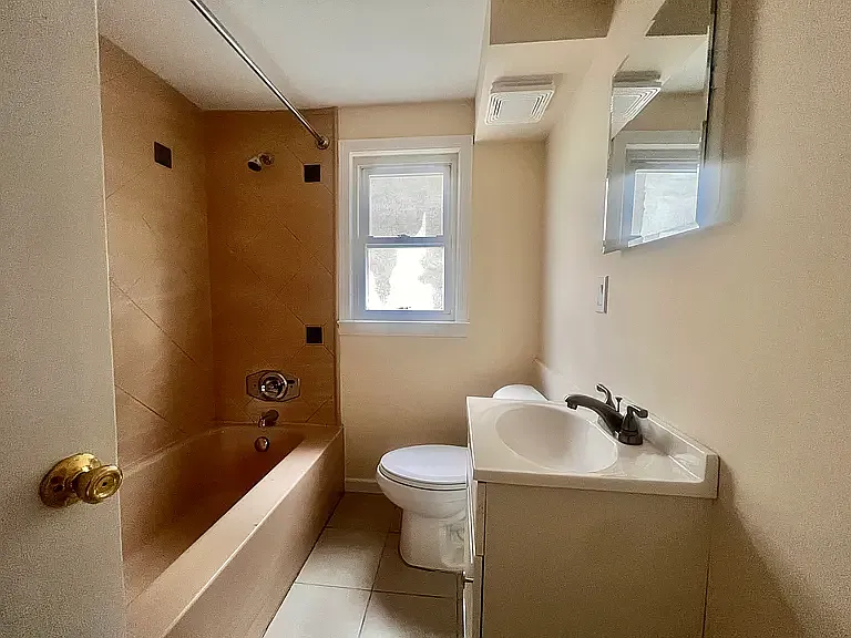 46 Leo Pl #2 — Photo 8