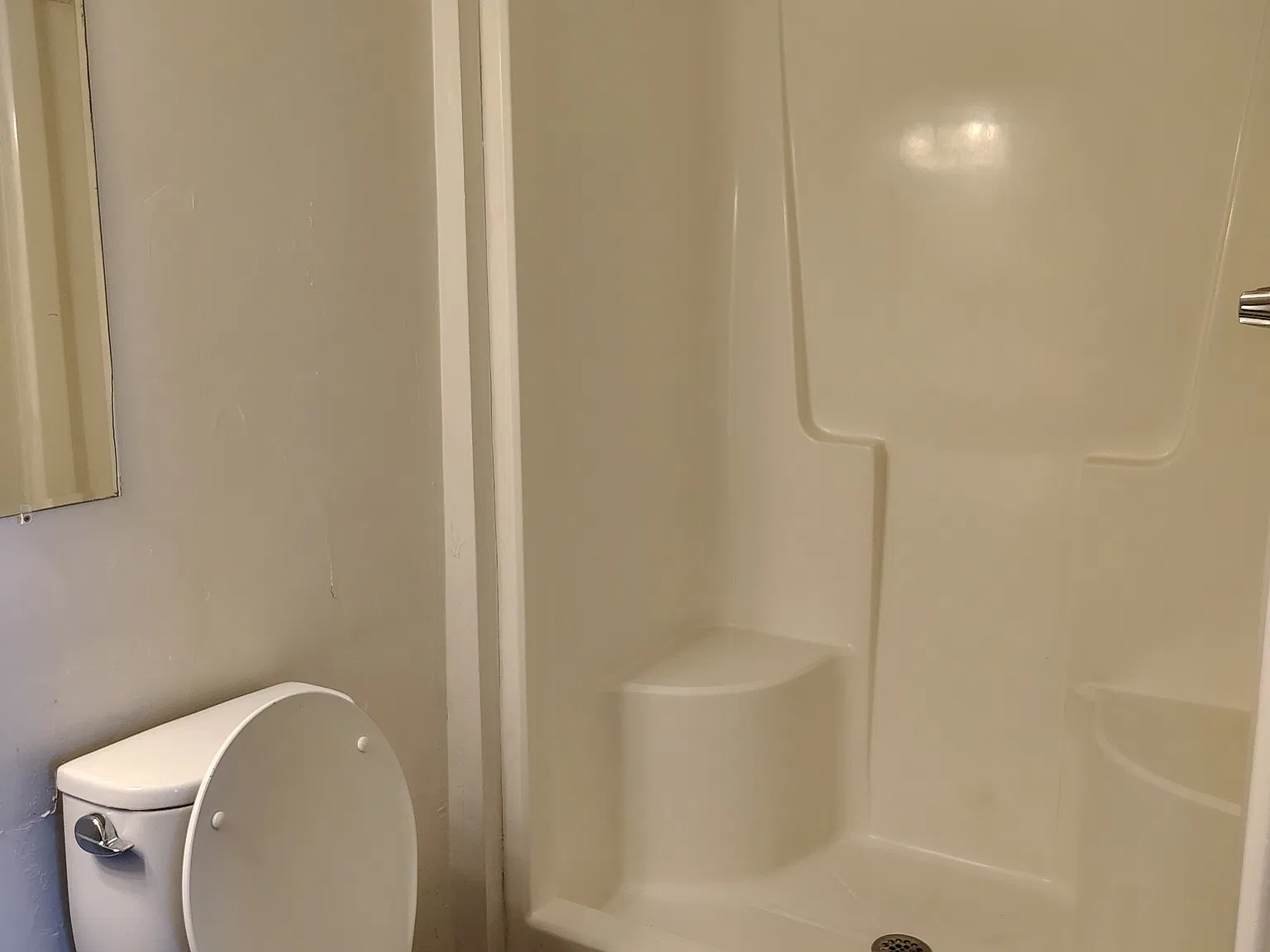 2 bed, 1040 sqft, $1,750 — Photo 3