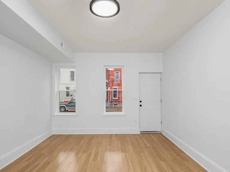 2042 E Somerset St — Photo 6