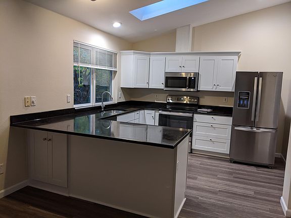 5th image of 11911 McCormick Dr NW