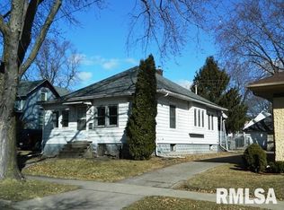 822 14th Ave S, Clinton, IA 52732