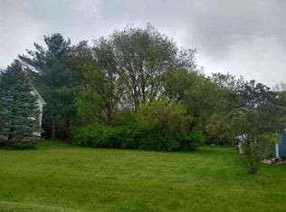 121 Staffordshire Dr NE, Poplar Grove, IL 61065