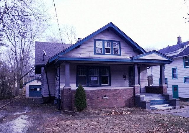 1st image of 402 S Highland Ave