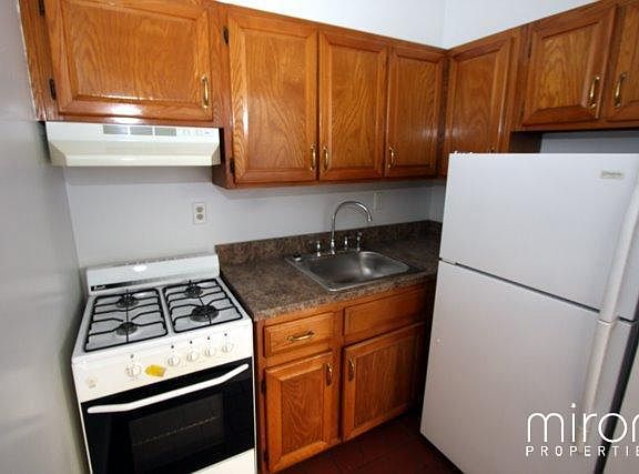 4th image of 310 W 80th St APT 3A