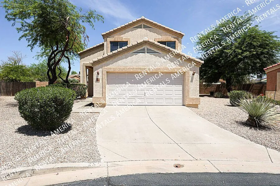 Beautiful 4 bdrm w/Pool in Florence — Photo 2