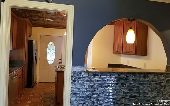 4th image of 2143 Steves Ave