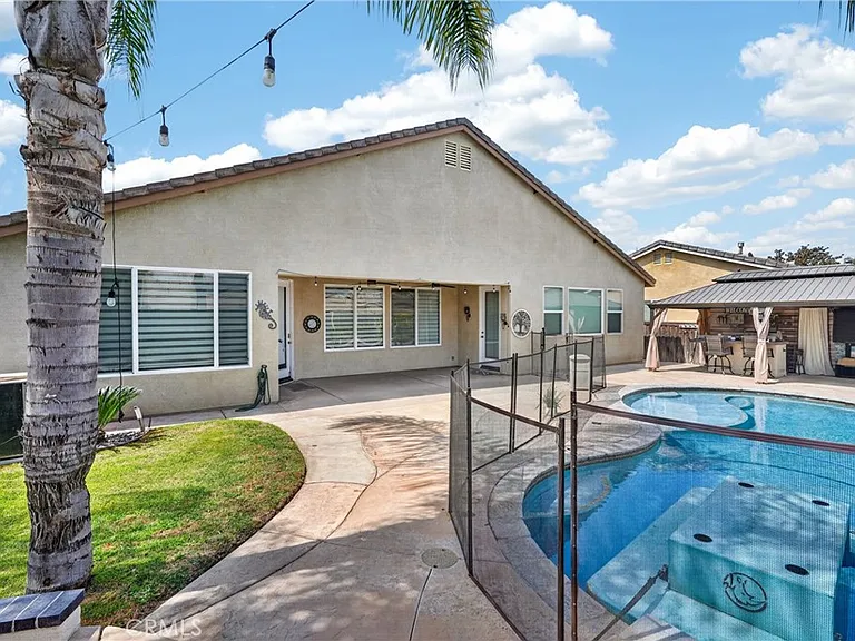 27436 Freedom Ln — Photo 1