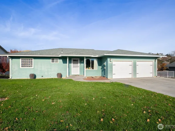 1403 W CHERRY Avenue, Selah, WA 98942