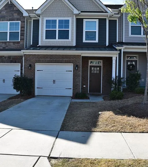 4011 Rothwood Ln — Photo 1