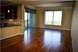 4th image of 3333 Allen Pkwy Unit 809
