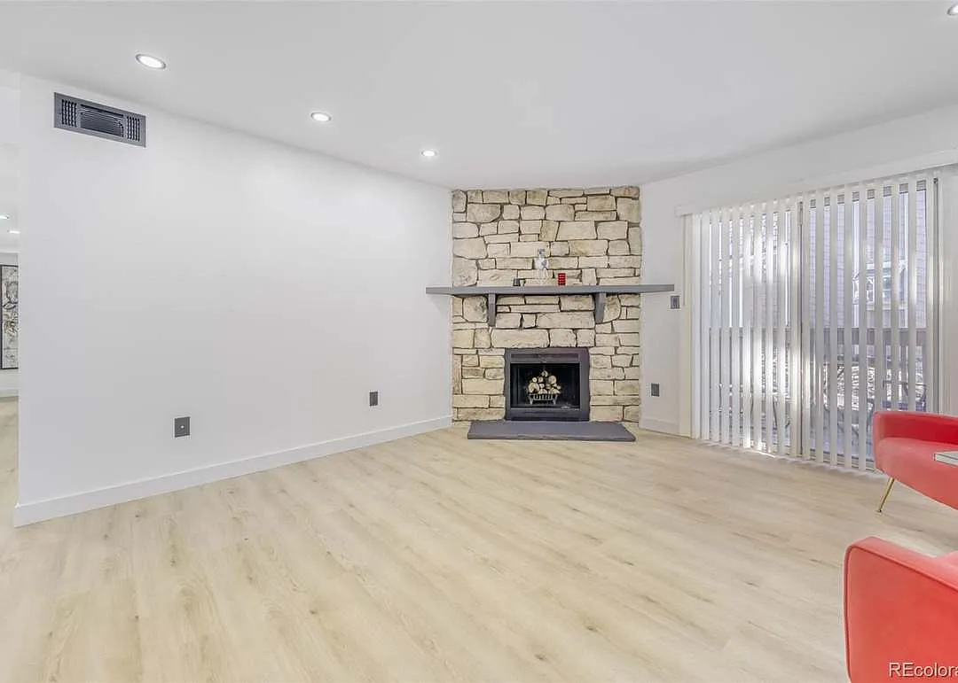 2 bed, 904 sqft, $1,850 — Photo 3