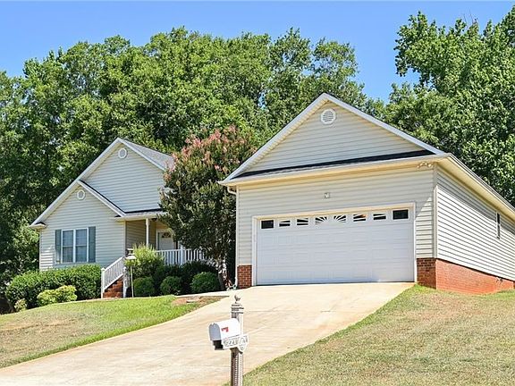 2nd image of 221 Harrington Dr