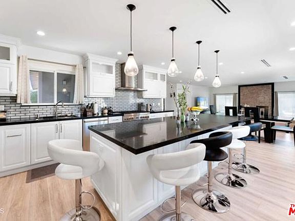 4th image of 15903 Londelius St