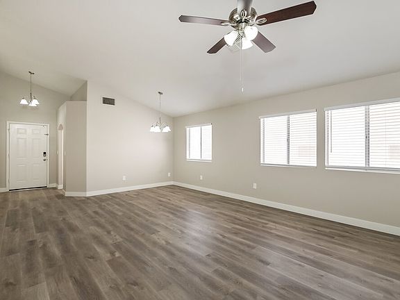 5th image of 5256 Del Lago Dr