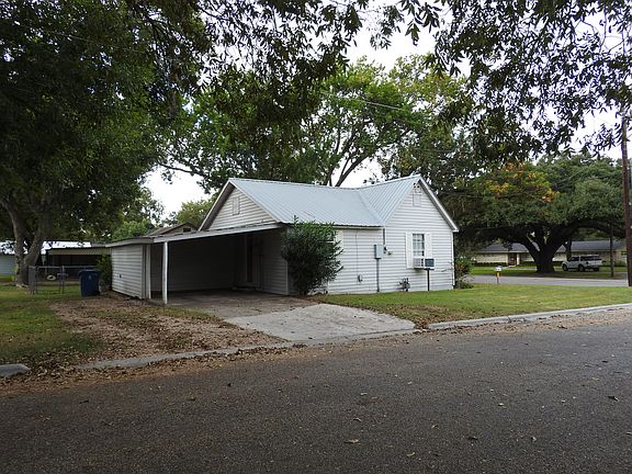 3rd image of 708 Texana St