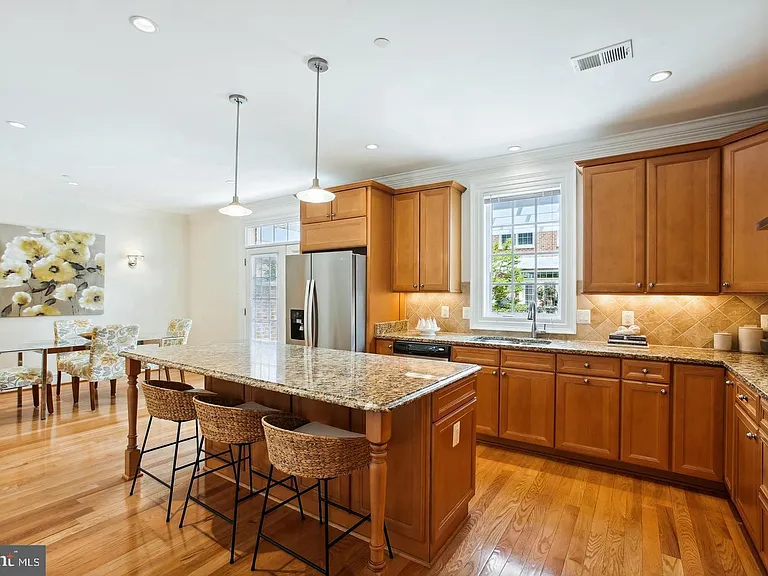 7022 Little Leaf Linden Ln — Photo 21