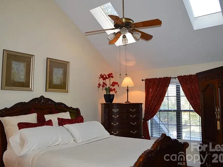4167 Greenview Ct — Photo 7