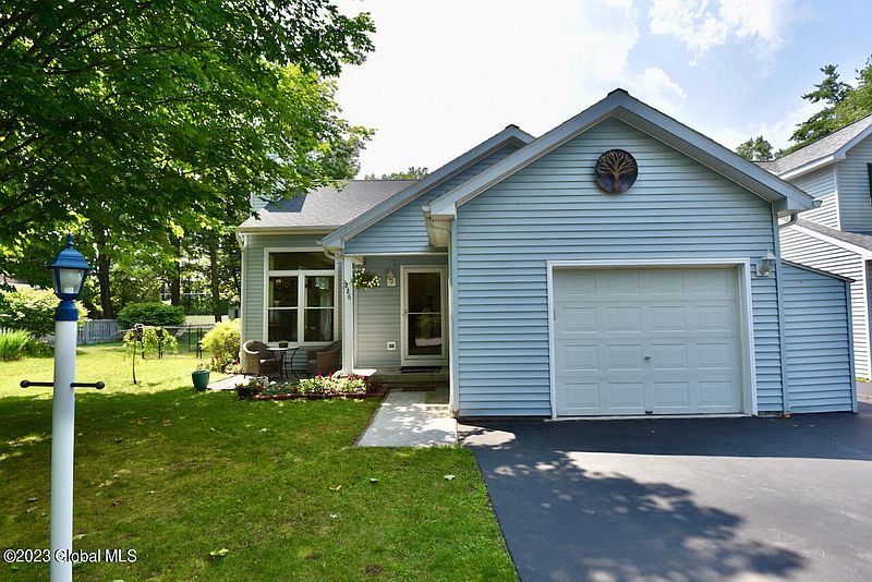2nd image of 226 Meadowlark Drive