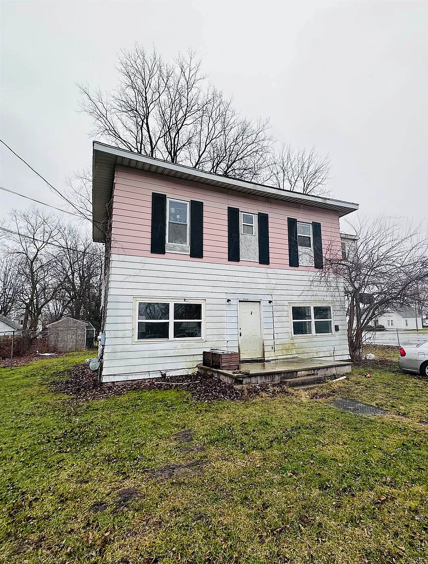 210 E Belle Ave photo 1