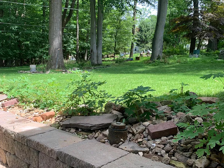 18 Sunset Dr — Photo 2